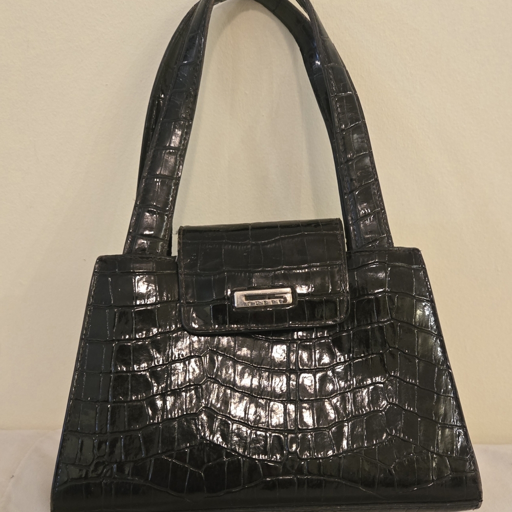 Vintage Guess Elegant Black Crocodile-Embossed Women's Handbag